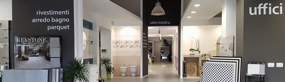 Lo showroom arredobagno e ceramiche della Termoidraulica Nigrelli di Guidonia, Roma